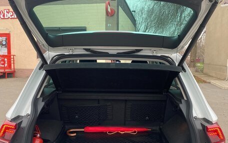 Volkswagen Tiguan II, 2017 год, 2 300 000 рублей, 26 фотография