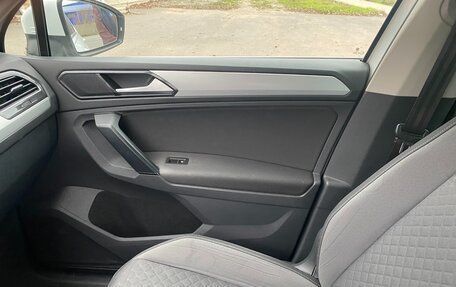 Volkswagen Tiguan II, 2017 год, 2 300 000 рублей, 29 фотография