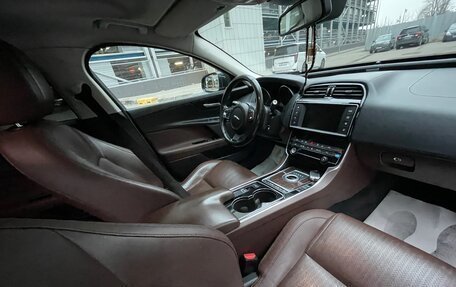 Jaguar XE I рестайлинг, 2015 год, 1 850 000 рублей, 3 фотография