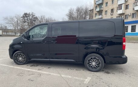 Peugeot Traveller I, 2020 год, 2 950 000 рублей, 3 фотография