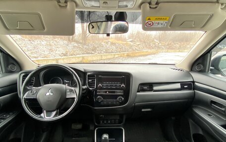 Mitsubishi Outlander III рестайлинг 3, 2019 год, 2 400 000 рублей, 7 фотография