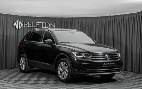 Volkswagen Tiguan II, 2021 год, 3 780 000 рублей, 2 фотография