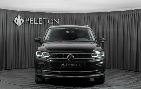 Volkswagen Tiguan II, 2021 год, 3 780 000 рублей, 3 фотография
