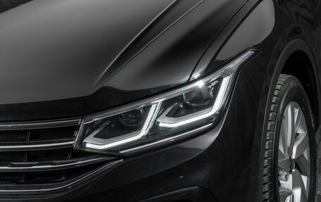 Volkswagen Tiguan II, 2021 год, 3 780 000 рублей, 26 фотография