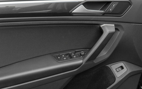 Volkswagen Tiguan II, 2021 год, 3 780 000 рублей, 16 фотография