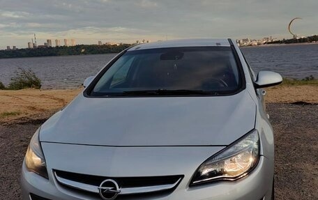 Opel Astra J, 2013 год, 550 000 рублей, 2 фотография