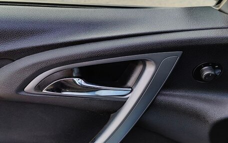 Opel Astra J, 2013 год, 550 000 рублей, 11 фотография