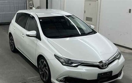 Toyota Auris II, 2016 год, 1 115 000 рублей, 2 фотография