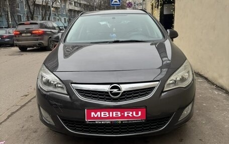 Opel Astra J, 2012 год, 880 000 рублей, 1 фотография