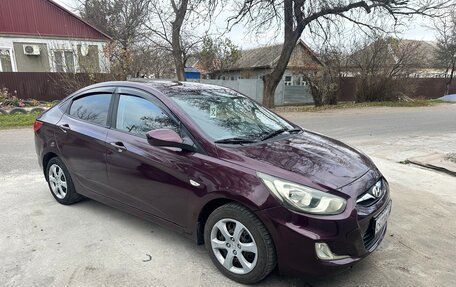 Hyundai Solaris II рестайлинг, 2013 год, 620 000 рублей, 2 фотография