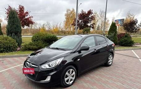 Hyundai Solaris II рестайлинг, 2012 год, 770 000 рублей, 2 фотография