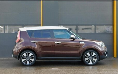 KIA Soul II рестайлинг, 2017 год, 1 800 000 рублей, 3 фотография