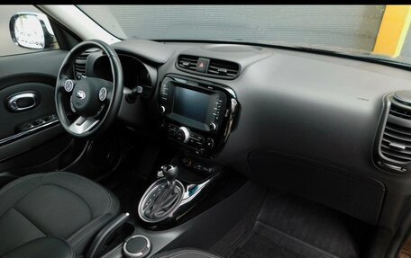 KIA Soul II рестайлинг, 2017 год, 1 800 000 рублей, 8 фотография