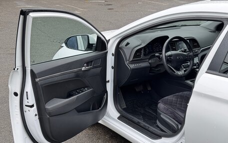 Hyundai Elantra VI рестайлинг, 2020 год, 1 860 000 рублей, 9 фотография