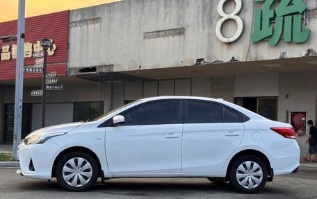 Toyota Yaris XP150 рестайлинг, 2022 год, 1 100 408 рублей, 3 фотография