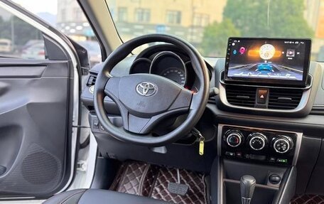 Toyota Yaris XP150 рестайлинг, 2022 год, 1 100 408 рублей, 8 фотография