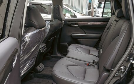 Toyota Highlander, 2025 год, 6 090 000 рублей, 13 фотография