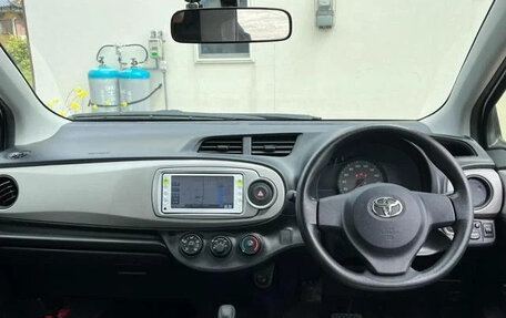 Toyota Vitz, 2013 год, 520 003 рублей, 9 фотография