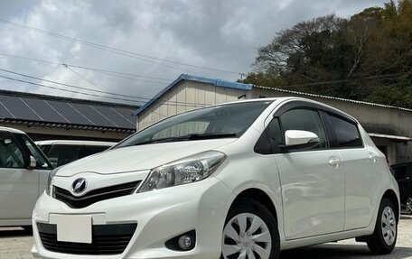 Toyota Vitz, 2013 год, 520 003 рублей, 3 фотография