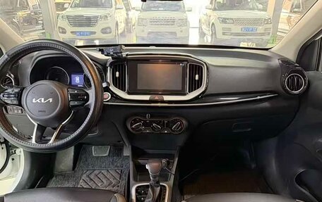 KIA Stonic, 2021 год, 1 300 000 рублей, 4 фотография