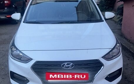 Hyundai Solaris II рестайлинг, 2017 год, 1 300 000 рублей, 3 фотография