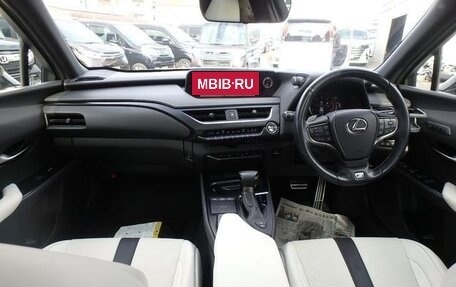 Lexus UX I, 2022 год, 2 600 000 рублей, 8 фотография
