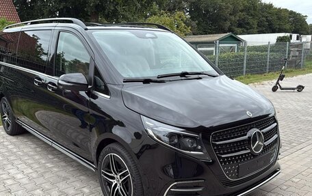 Mercedes-Benz V-Класс, 2025 год, 14 990 000 рублей, 3 фотография