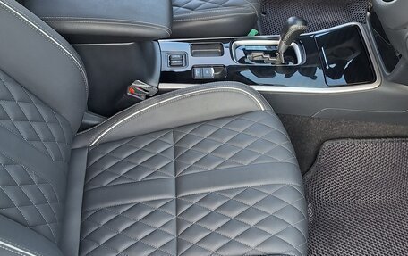 Mitsubishi Outlander III рестайлинг 3, 2022 год, 2 750 000 рублей, 8 фотография