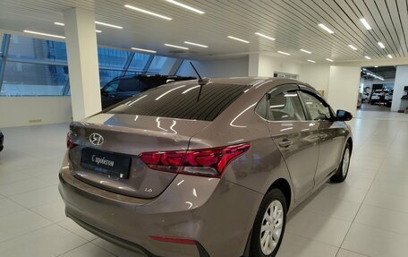 Hyundai Solaris II рестайлинг, 2017 год, 1 090 000 рублей, 2 фотография