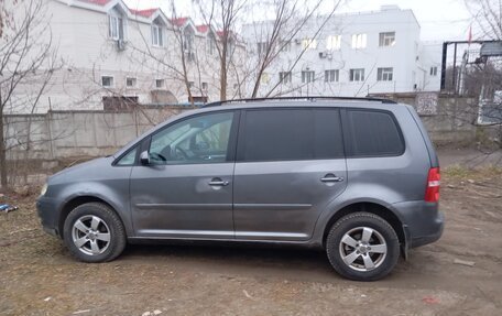 Volkswagen Touran III, 2006 год, 350 000 рублей, 3 фотография