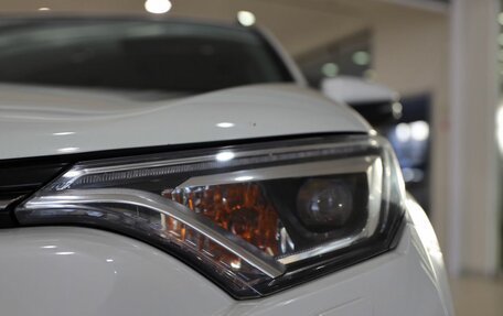 Toyota RAV4, 2017 год, 2 600 000 рублей, 9 фотография