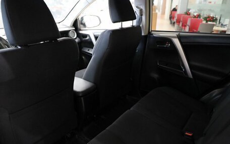 Toyota RAV4, 2017 год, 2 600 000 рублей, 16 фотография