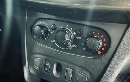 Renault Sandero II рестайлинг, 2014 год, 549 863 рублей, 16 фотография