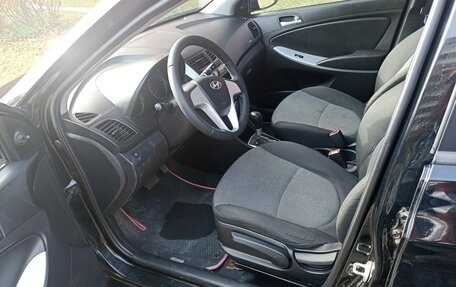 Hyundai Solaris II рестайлинг, 2013 год, 650 000 рублей, 7 фотография