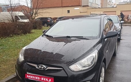 Hyundai Solaris II рестайлинг, 2013 год, 650 000 рублей, 4 фотография