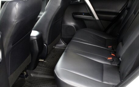 Toyota RAV4, 2017 год, 2 320 000 рублей, 10 фотография