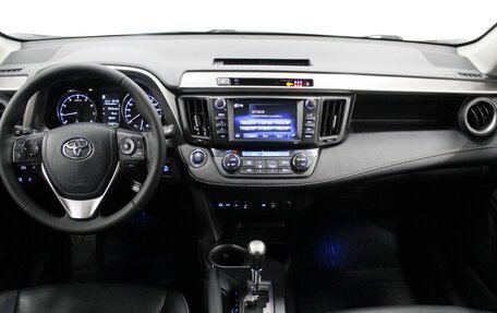 Toyota RAV4, 2017 год, 2 320 000 рублей, 9 фотография