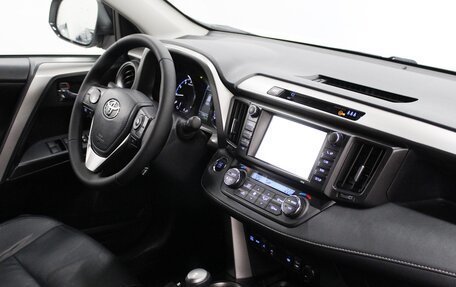 Toyota RAV4, 2017 год, 2 320 000 рублей, 7 фотография