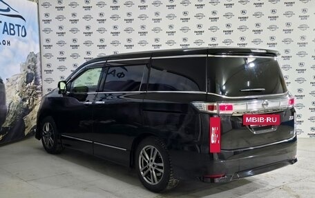 Nissan Elgrand III, 2012 год, 2 200 000 рублей, 7 фотография