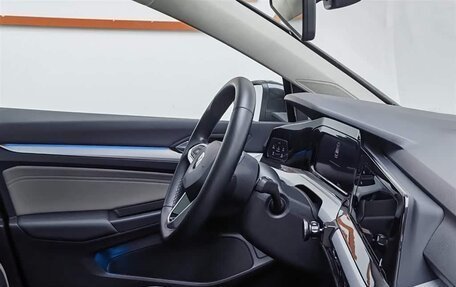 Volkswagen Golf VIII, 2022 год, 1 807 000 рублей, 17 фотография