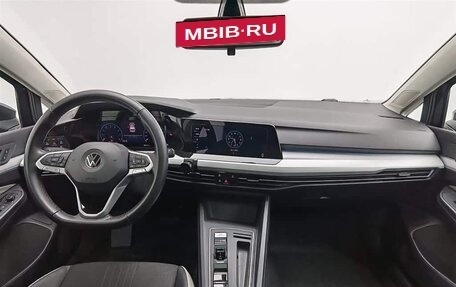 Volkswagen Golf VIII, 2022 год, 1 807 000 рублей, 13 фотография