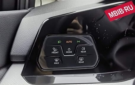 Volkswagen Golf VIII, 2022 год, 1 807 000 рублей, 15 фотография