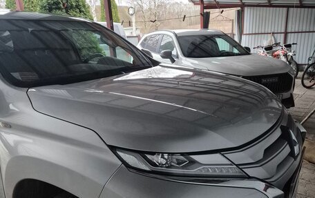 Mitsubishi Montero Sport, 2022 год, 3 950 000 рублей, 2 фотография