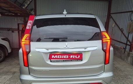 Mitsubishi Montero Sport, 2022 год, 3 950 000 рублей, 3 фотография