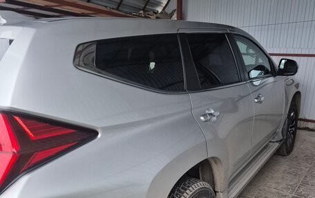 Mitsubishi Montero Sport, 2022 год, 3 950 000 рублей, 9 фотография