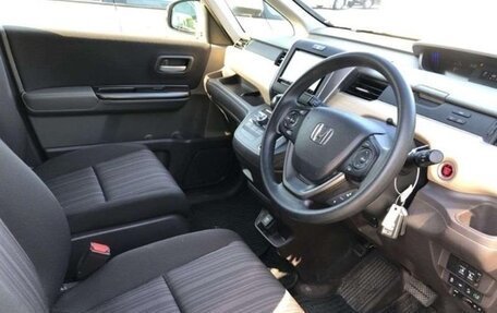 Honda Freed II, 2017 год, 1 030 000 рублей, 6 фотография