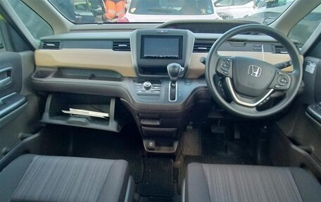 Honda Freed II, 2017 год, 1 030 000 рублей, 7 фотография