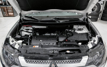 Mitsubishi Outlander III рестайлинг 3, 2021 год, 2 890 000 рублей, 11 фотография