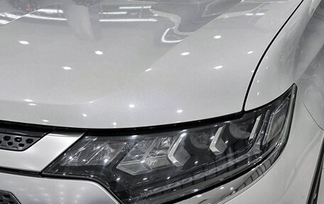 Mitsubishi Outlander III рестайлинг 3, 2021 год, 2 890 000 рублей, 21 фотография