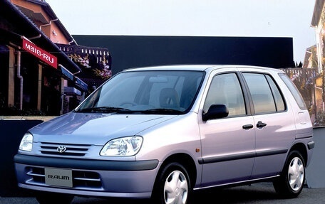 Toyota Raum I, 2000 год, 350 000 рублей, 1 фотография